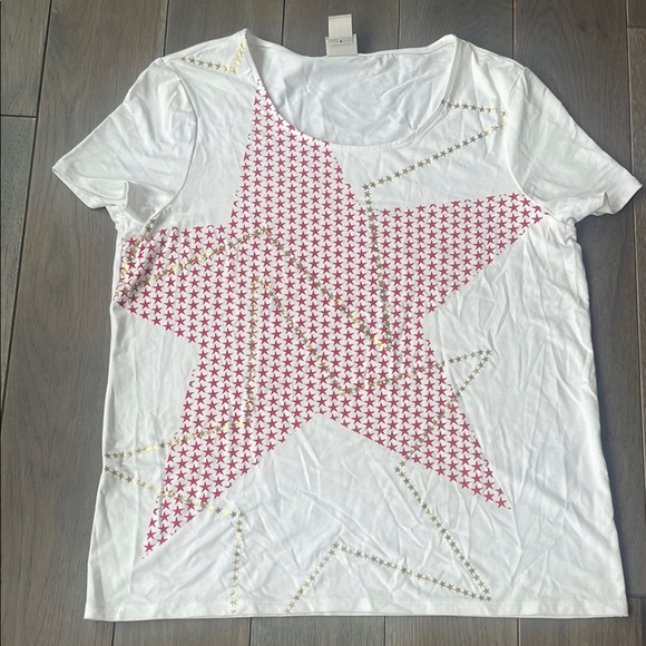 Chico’s White T-Shirt with Red Star Design - Picture 2 of 6